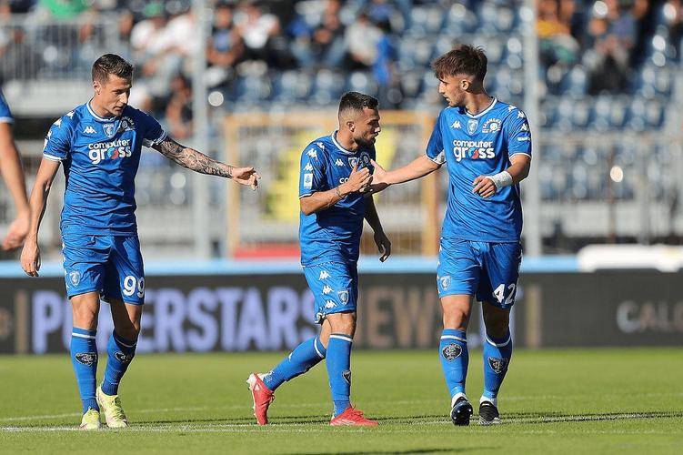 关于恩波利队进攻火力强劲，已经连续多场比赛取得胜利的信息