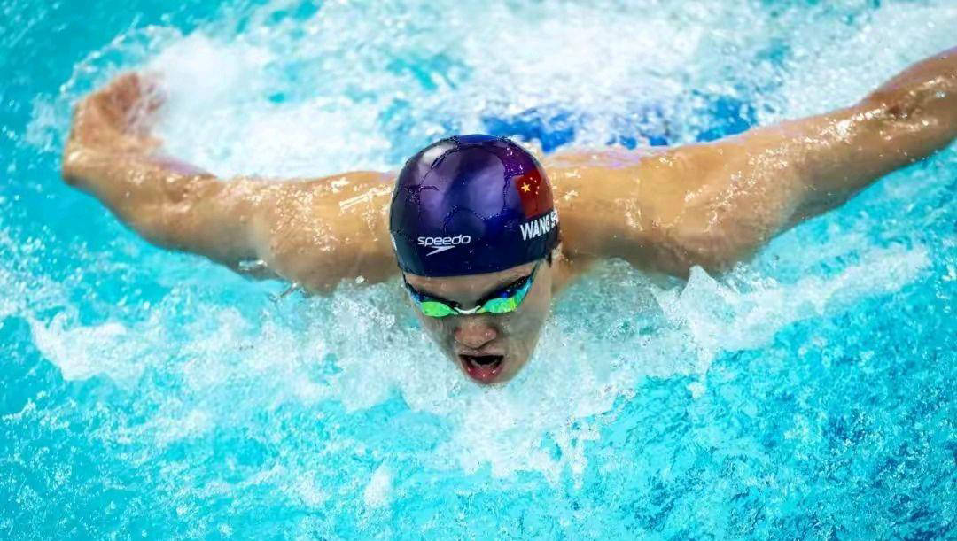 美国选手以绝对优势获得游泳项目冠军