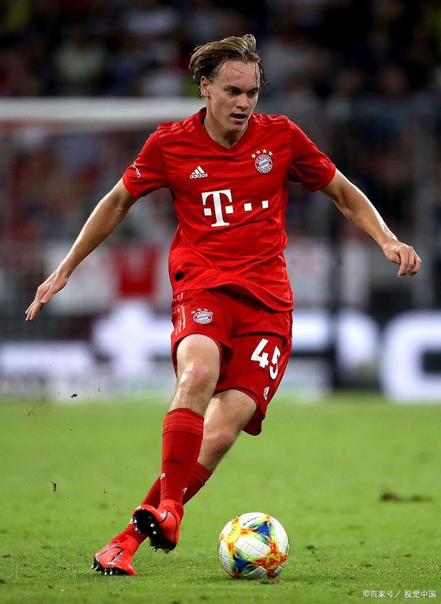 开云体育在线-马德里竞技客场战胜强敌，稳步前进