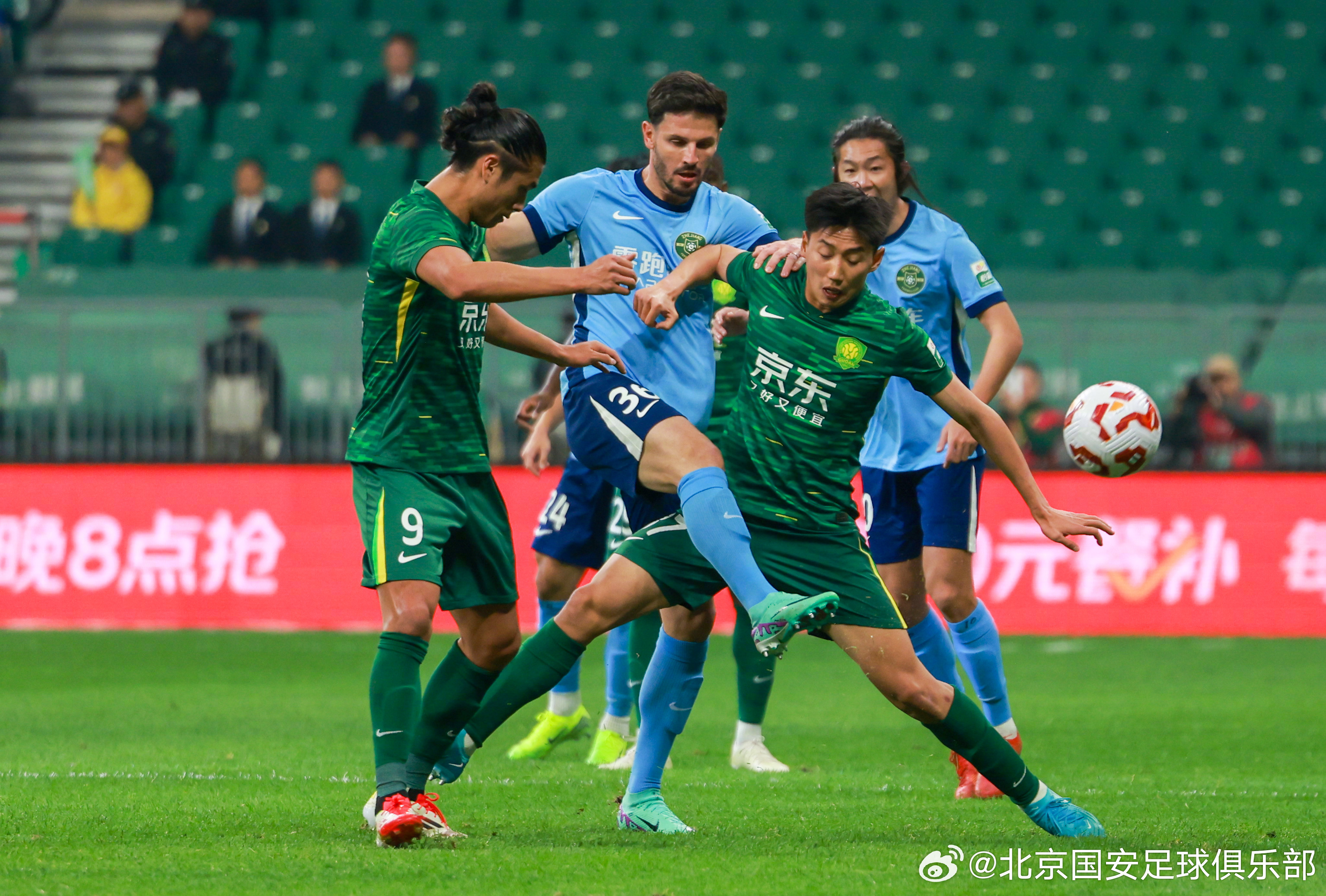 关于北京国安主场力克对手，继续领跑积分榜的信息